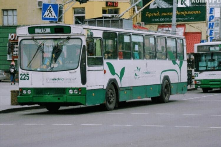 Половина пасажирів луцьких тролейбусів не платить за проїзд