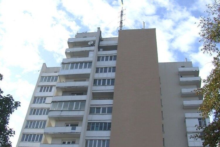 35 багатоквартирних будинків у Луцьку без тепла через аварії на тепломережах