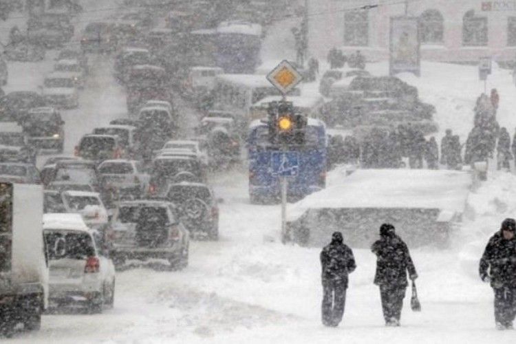 Снігопад у Києві протягом дня спричинив майже 500 ДТП