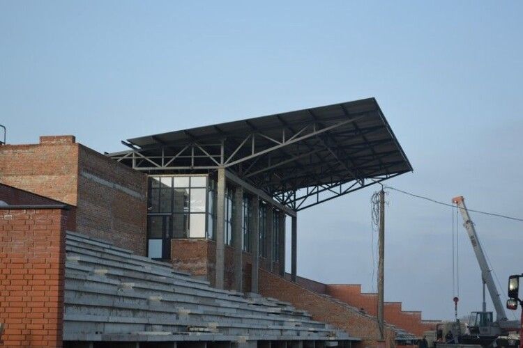 У Ковелі триває реконструкція стадіону «Локомотив» (фото)