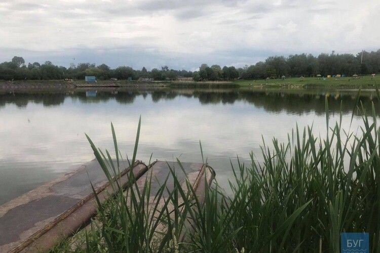 На озері в Нововолинську втопився 14-річний підліток