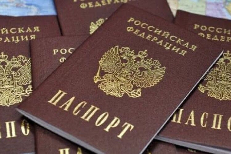 Виборці з російськими паспортами будуть обирати владу на Донбасі – Порошенко про «формулу Штайнмаєра»