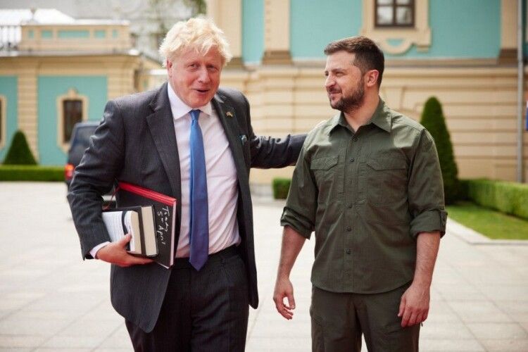Джонсон планує прощальний візит в Україну