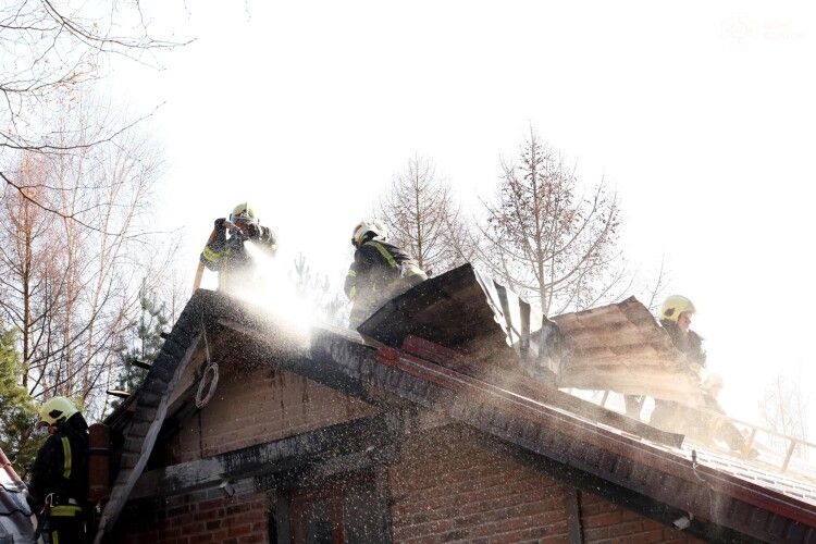 У Луцьку ліквідували пожежу в будівлі 