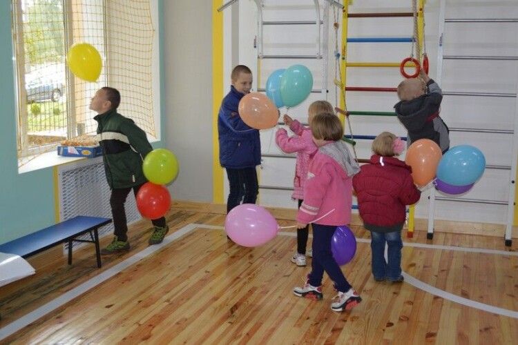 У Ковелі для дітей з непростою долею благодійники облаштували спортзал