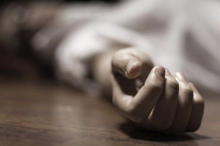 Син повернувся додому і знайшов мертвими батьків