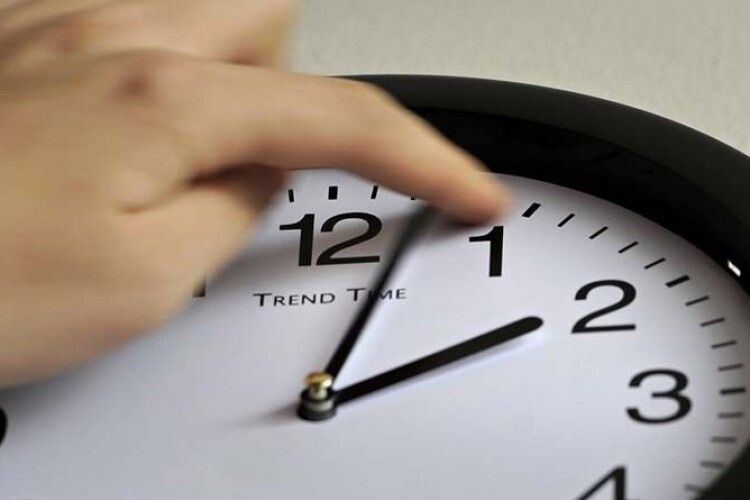 Коли переводимо годинник восени 2021 року: дата й умови