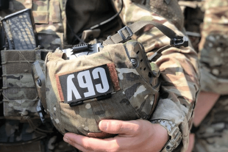 Готував вбивства офіцерів: СБУ затримала агента ФСБ Росії у Маріуполі