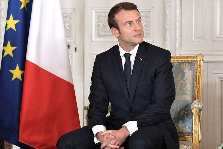 Президент Франції подарував китайському лідеру коня