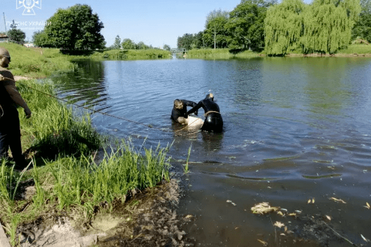 На Житомирщині водолази дістали з річки тіла двох потопельників  (Фото)