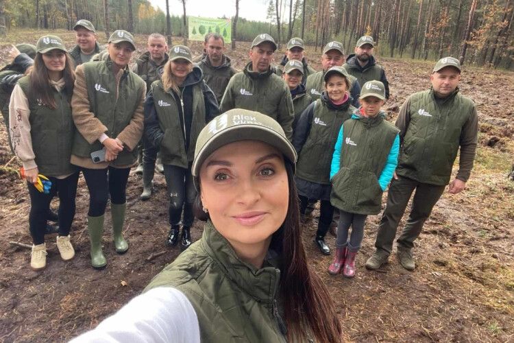 «Мільйон дерев пам'яті та життя»: Волинь взяла участь у світовому проєкті (Фото)