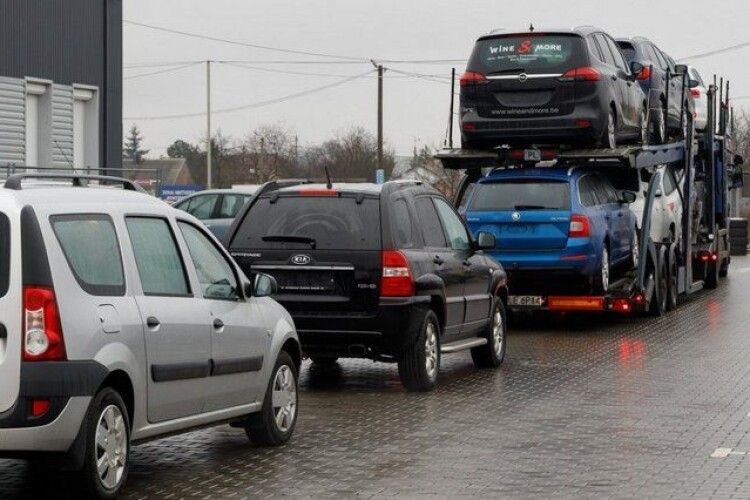 Повідомили, скільки та яких автомобілів ввезли до України за нульовим розмитненням