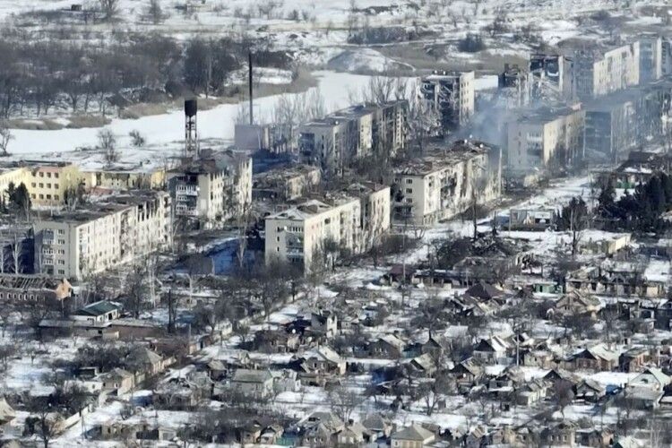 Ідуть на штурм через цвинтар, там і залишаються – експерт про пастку для окупантів у Бахмуті
