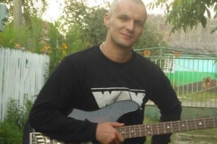 Харизматичний директор Колківського будинку культури чарує серця оксамитовим співом