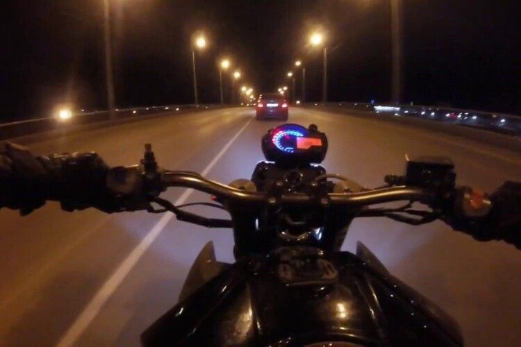 На Буковині заборонили нічну їзду на мотоциклах
