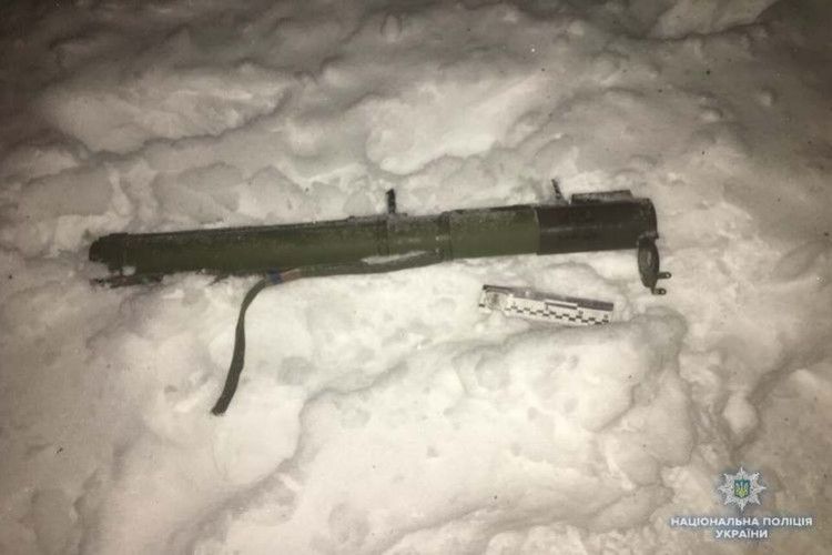 У Києві невідомий із гранатомета обстріляв будівлю ресторану