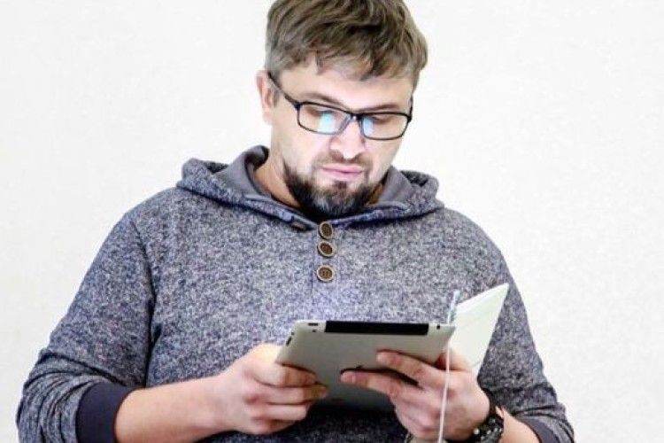 У Криму затримали громадського активіста і журналіста Нарімана Мемедемінова