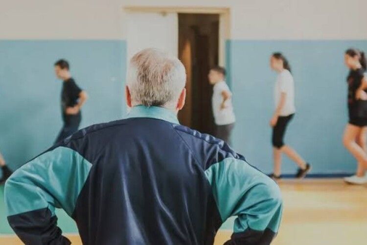 Вивіз до лісу та почав торкатися тіла: на Волині вчитель фізкультури домагався дитини 