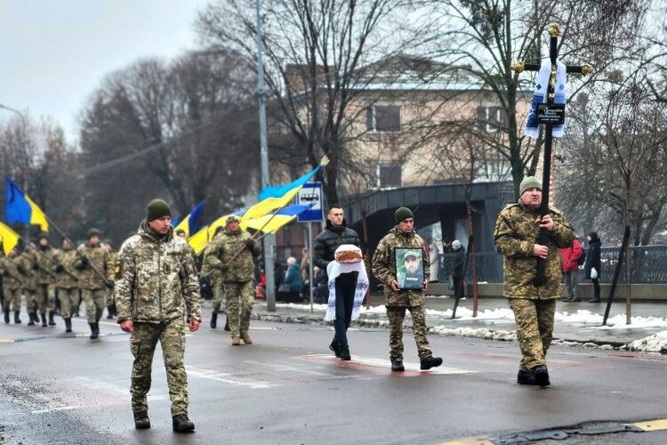 Ковель попрощався з Героєм Романом Кондратюком, який з липня вважався безвісти зниклим