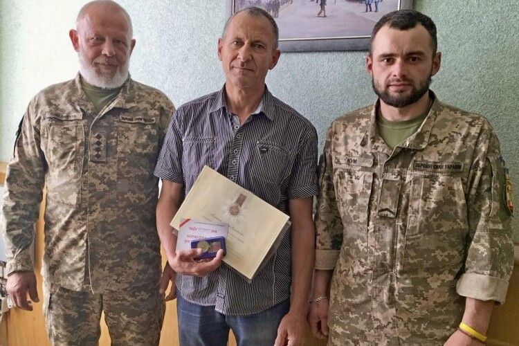На Волині троє ветеранів війни за захист України отримали відзнаки Президента та Міністерства оборони