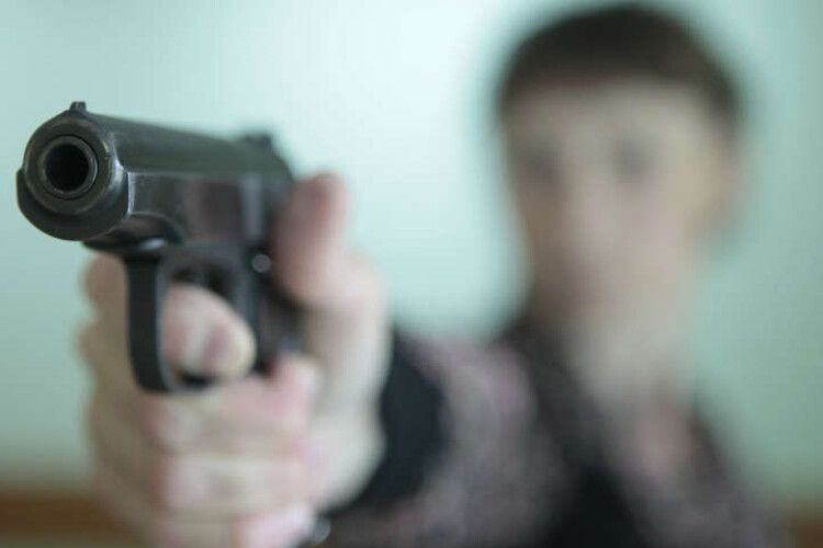 Під Житомиром військовий вистрілив дитині в спину (Відео)