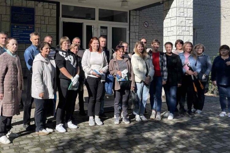 Учасники міжнародного проєкту на Волині освоюють сільськогосподарську техніку та агротехнології