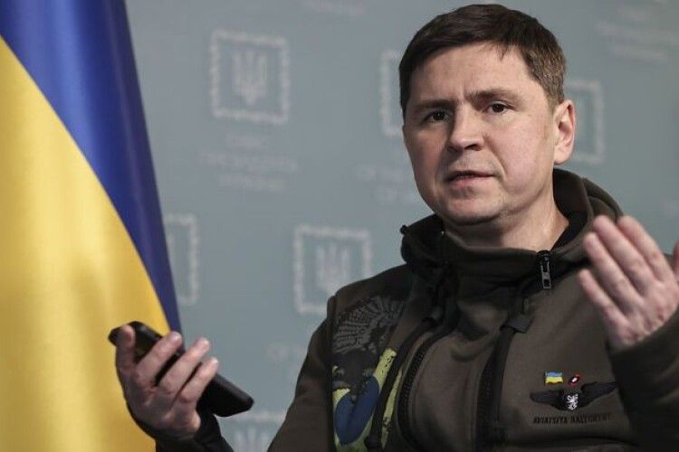 Українську армію чекають потужні бої не лише на Донбасі, – Подоляк