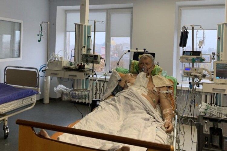 Лікарі розповіли про самопочуття чоловіка, якому пересадили серце під час обстрілів на Волині