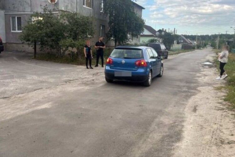 На Рівненщині під колеса авто потрапило мале хлопченя