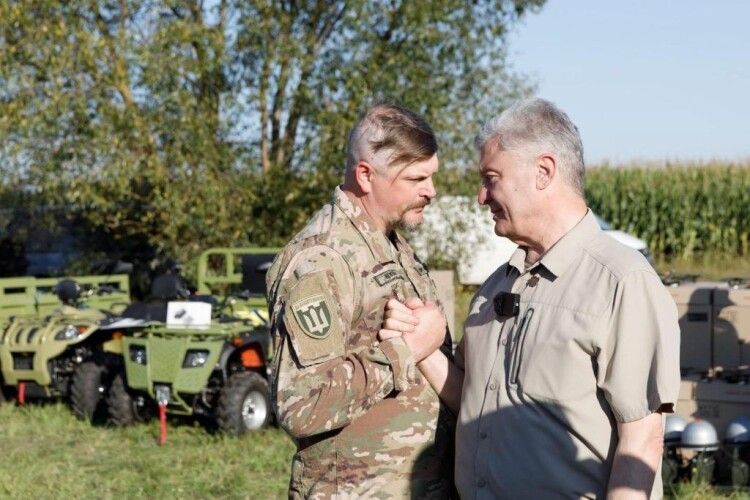 Порошенко на Сумщині: посилення ЗСУ — наш пріоритет номер один