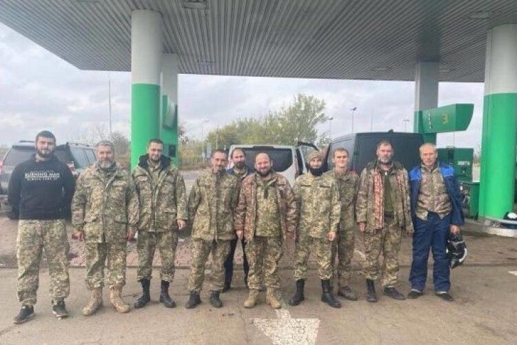 Із російського полону додому повернулись 10 українських воїнів