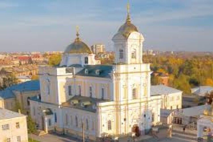 Рятувальники дезінфекували багатоповерхівки в Володимирі та храм у Луцьку. Відео