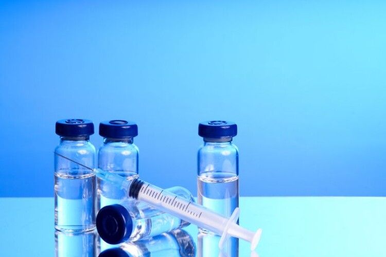Виробник вакцини від коронавірусу заявив про її 100% ефективність
