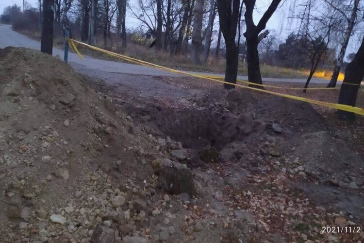 «Закидайте самі, або когось попросіть»: газовики у місті на Волині залишили після себе розриту яму