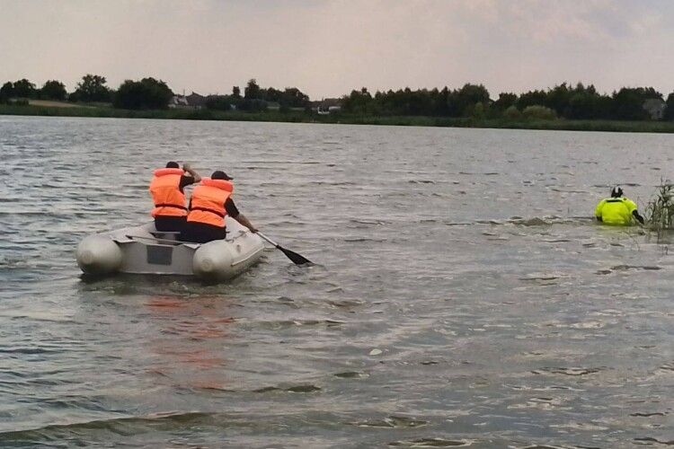 На Волині водолази із дна ставка дістали тіло 9-річного хлопчика