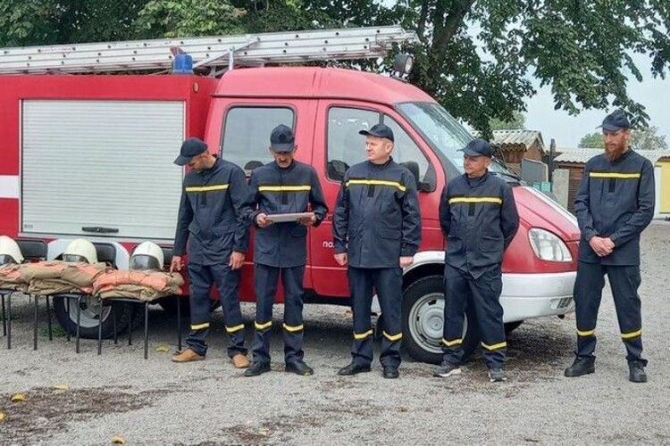 Троє волинських монахів стали пожежниками