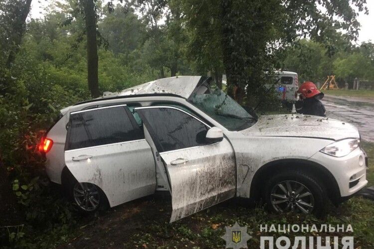 У Шацьку автомобіль злетів у кювет, водій загинув (доповнено)