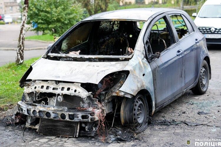 У Рівному затримали паліїв автівок