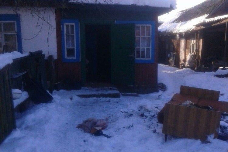 На Рівненщині в своїй хаті господар задихнувся в диму