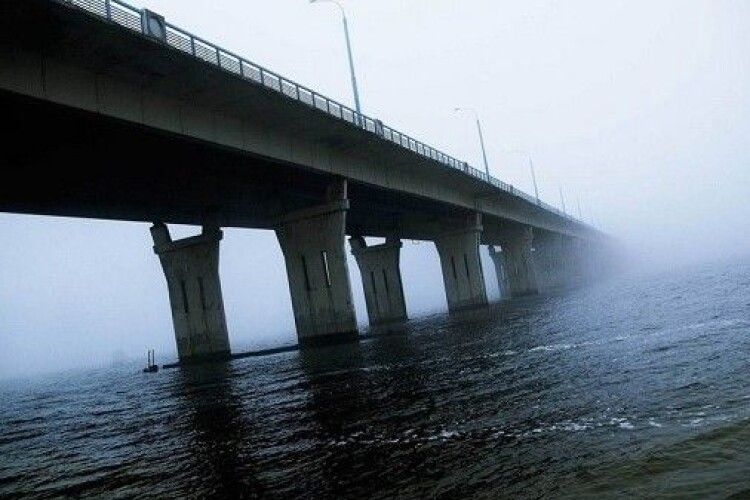 Українські військові вдарили по ворожій техніці в районі Антонівського мосту
