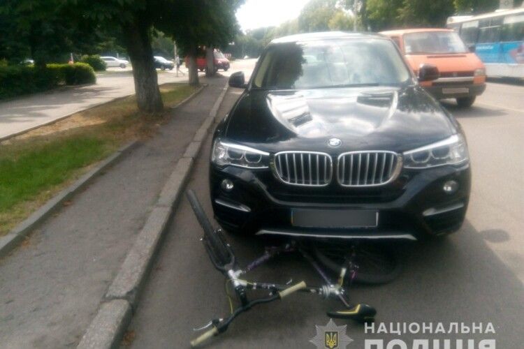 У Луцьку автомобіль збив велосипедиста, - хлопець в лікарні