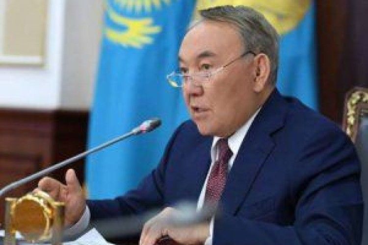 Казахстан міняє «общєпонятний» на казахську