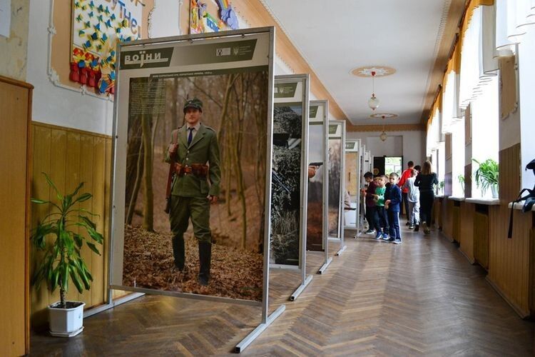 Виставка «Воїни. Історія українського війська» знову завітала в Луцьк