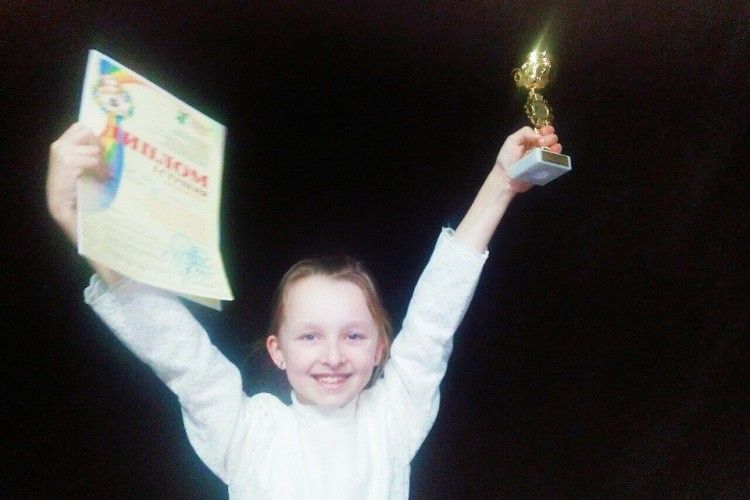 Маленька луцька декламаторка перемогла на всеукраїнському конкурсі 