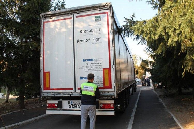 Волинь підтримала Ічню будівельними матеріалами