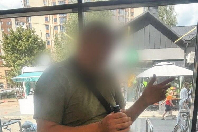 В обласному центрі Волині чоловік влаштував дебош у супермаркеті