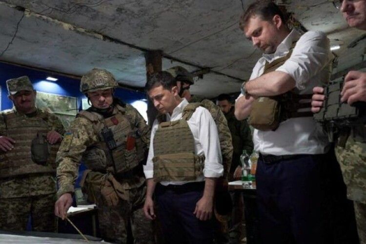  «Відступ військ у Золотому – це ганебна зрада України»