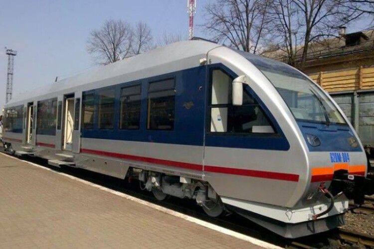 На Волині студенти та медики врятували у поїзді пасажира