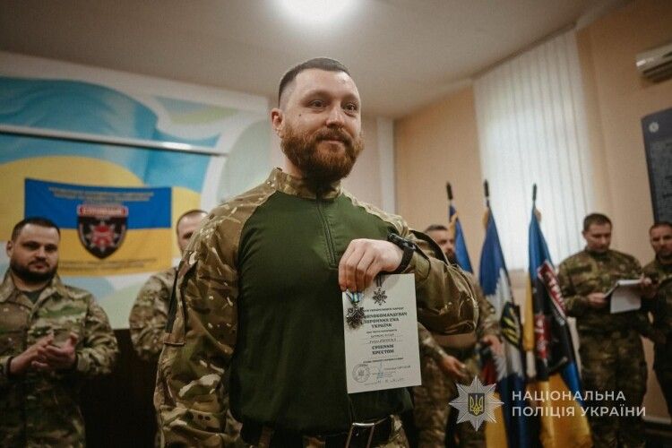 Знищують ворога на гарячих напрямках: волинські поліцейські-добровольці отримали заслужені нагороди
