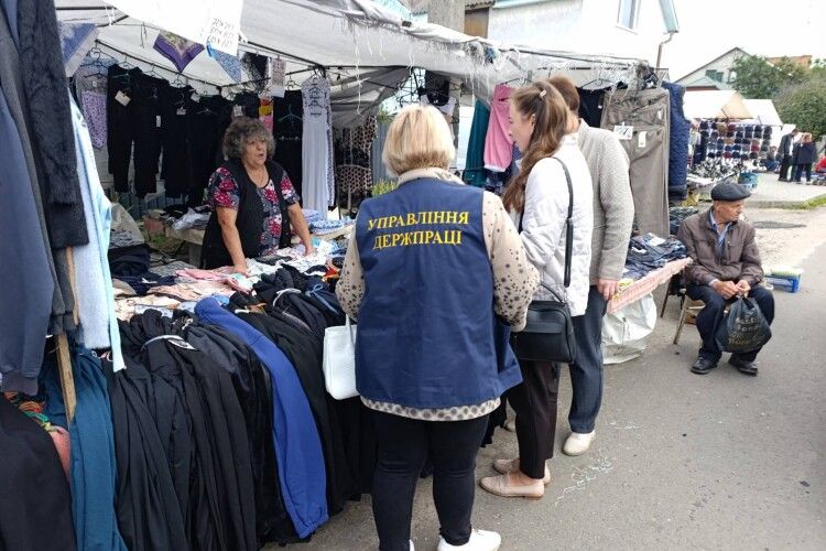 На місцевих ринках Волині шукають нелегалів